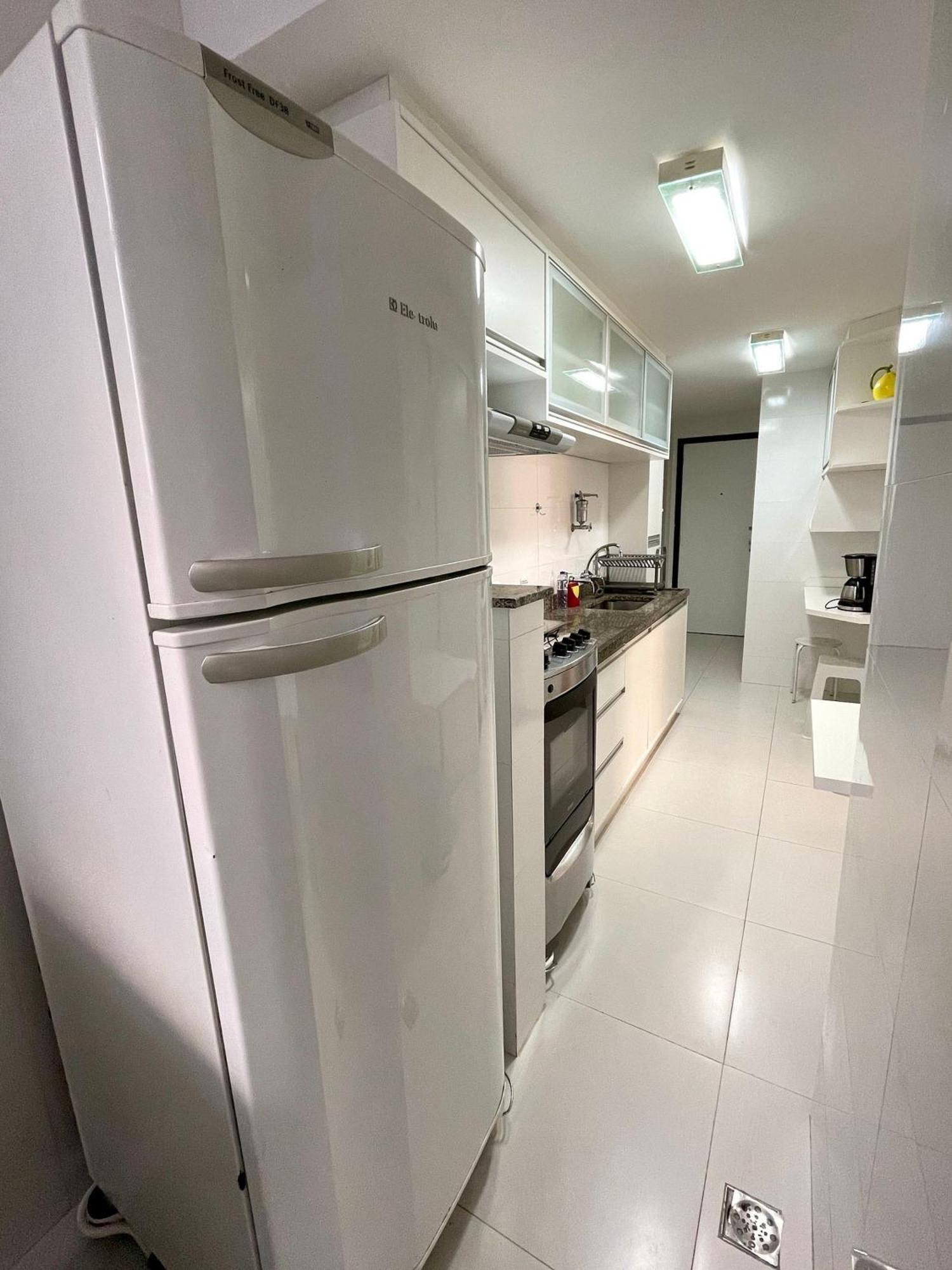 Apartamento Espacoso E Proximo A Do Leblon! *