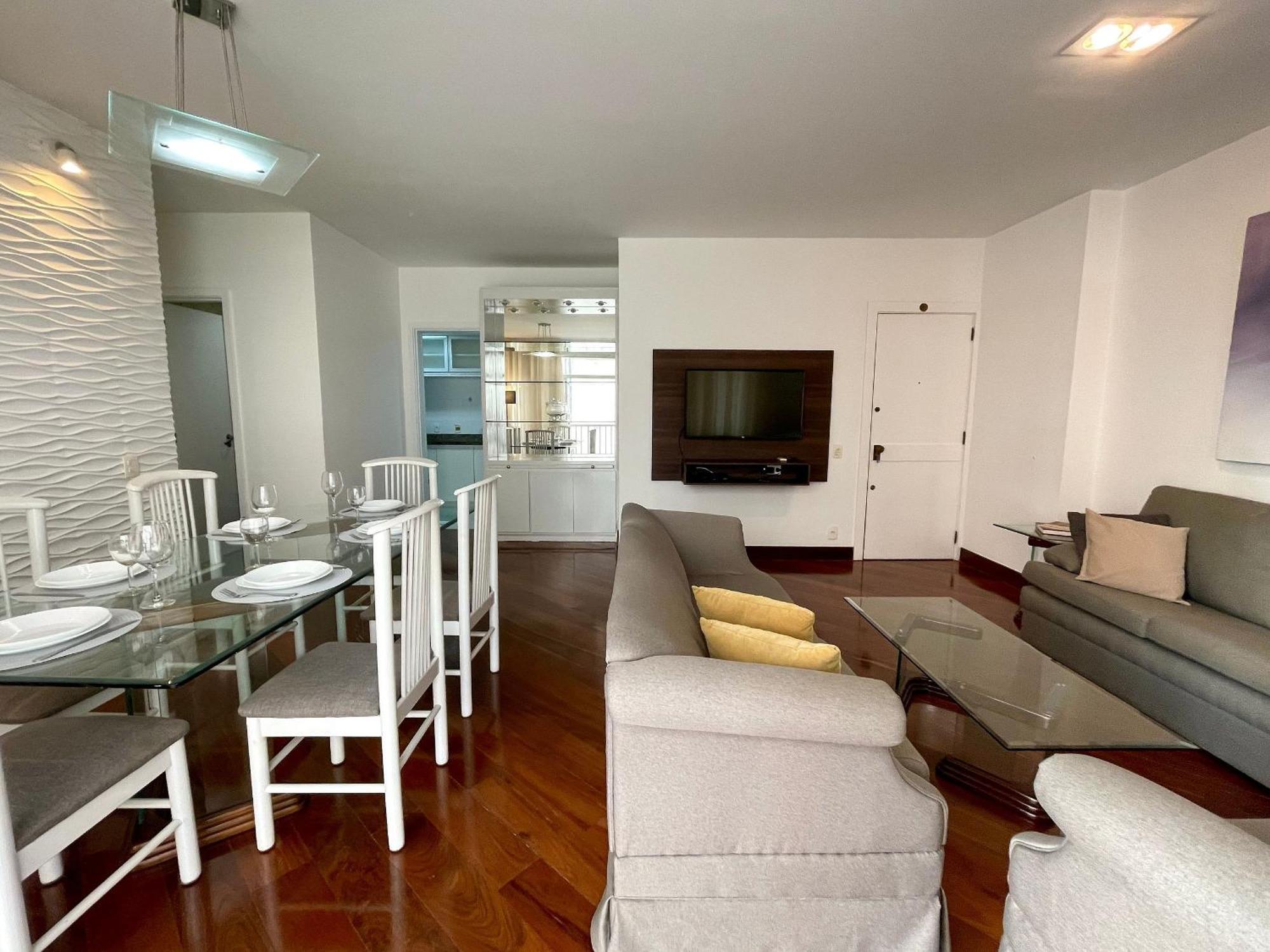 Apartamento Espacoso E Proximo A Do Leblon!